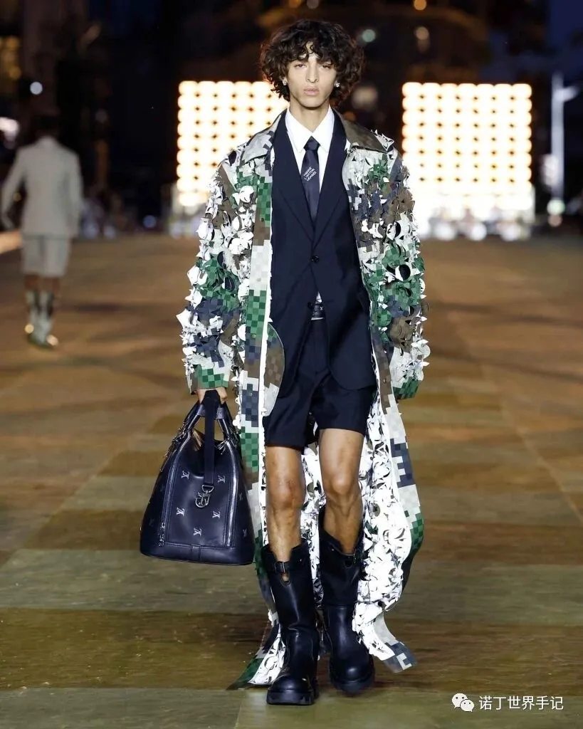 NottingW Fashionary fashion term — digital camouflage